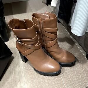 vince camuto heel tan boot platform buckles women’s size 6